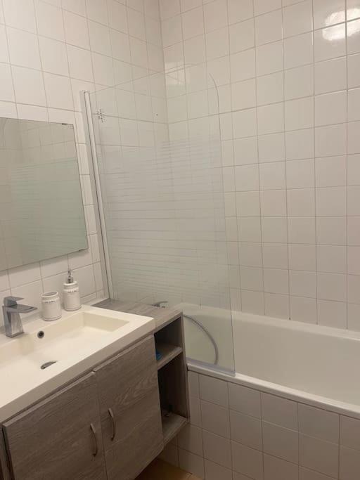 Appartement A 100 M De La Gare Port-de-Bouc Εξωτερικό φωτογραφία
